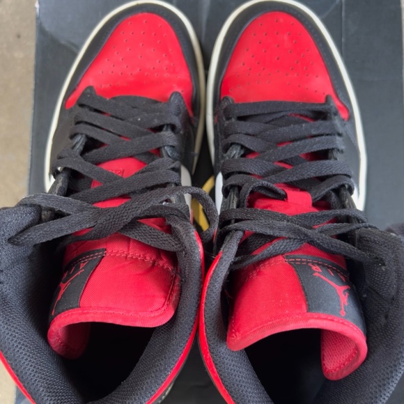 AIR JORDAN 1 MID BLACK/FIRE RED-WHITE NOIR/BLANC/ROUGE - Picture 4 of 5